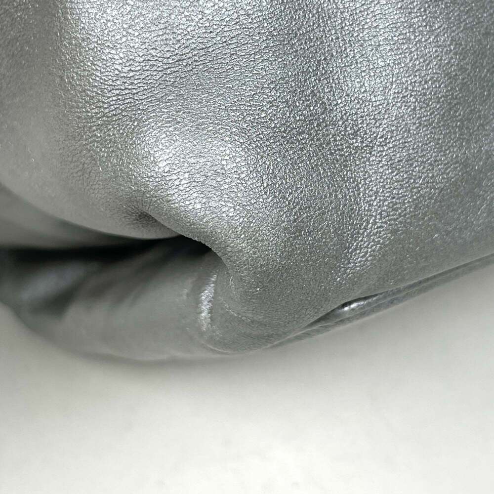 CHANEL Silver Leather Tote Bag - Picture 3 of 9